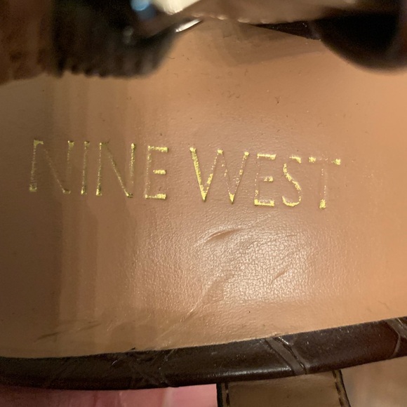 Nine West Brown Embossed Croc. Sandals Stack heels Peep Toes. 8M - Picture 6 of 7